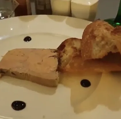 Foie gras de canard et pain grillé